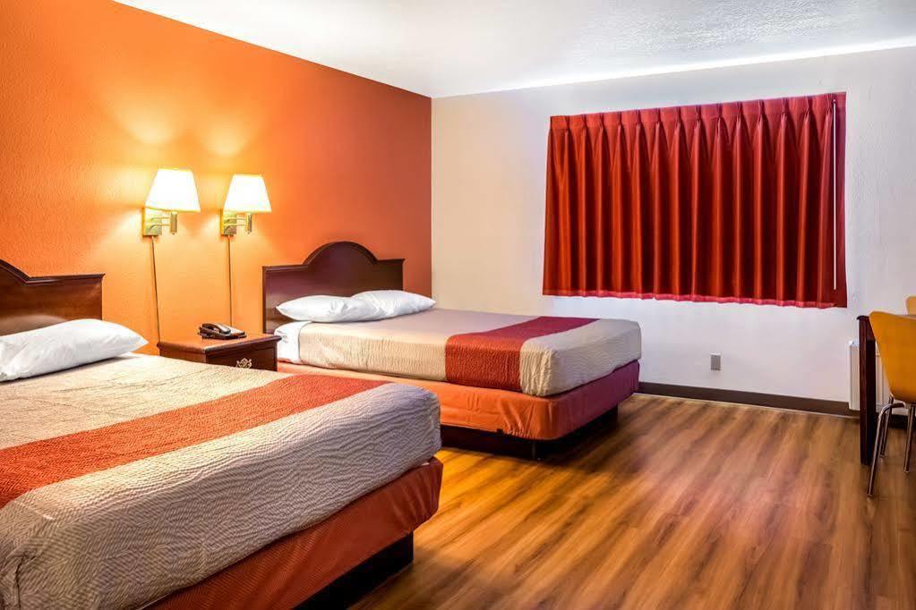 Motel 6 Gresham, Or - Portland Экстерьер фото